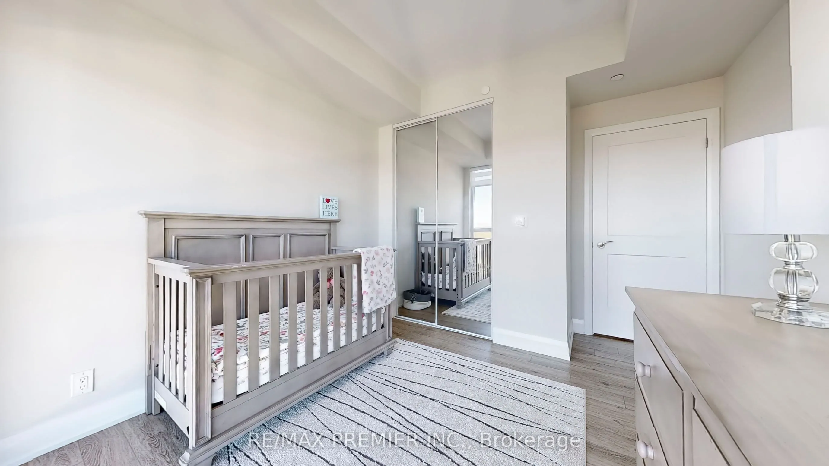 15 Lynch Street, #808