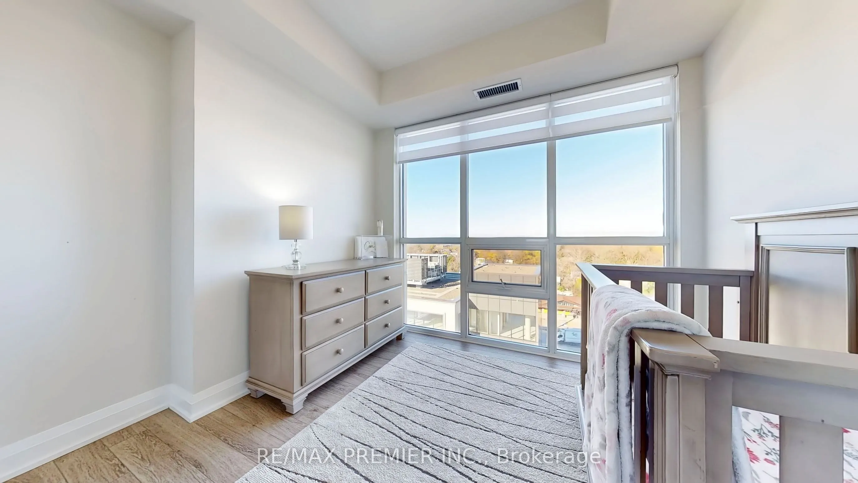 15 Lynch Street, #808