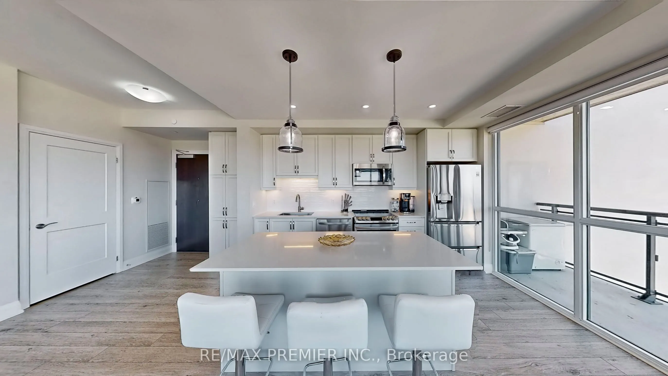 15 Lynch Street, #808