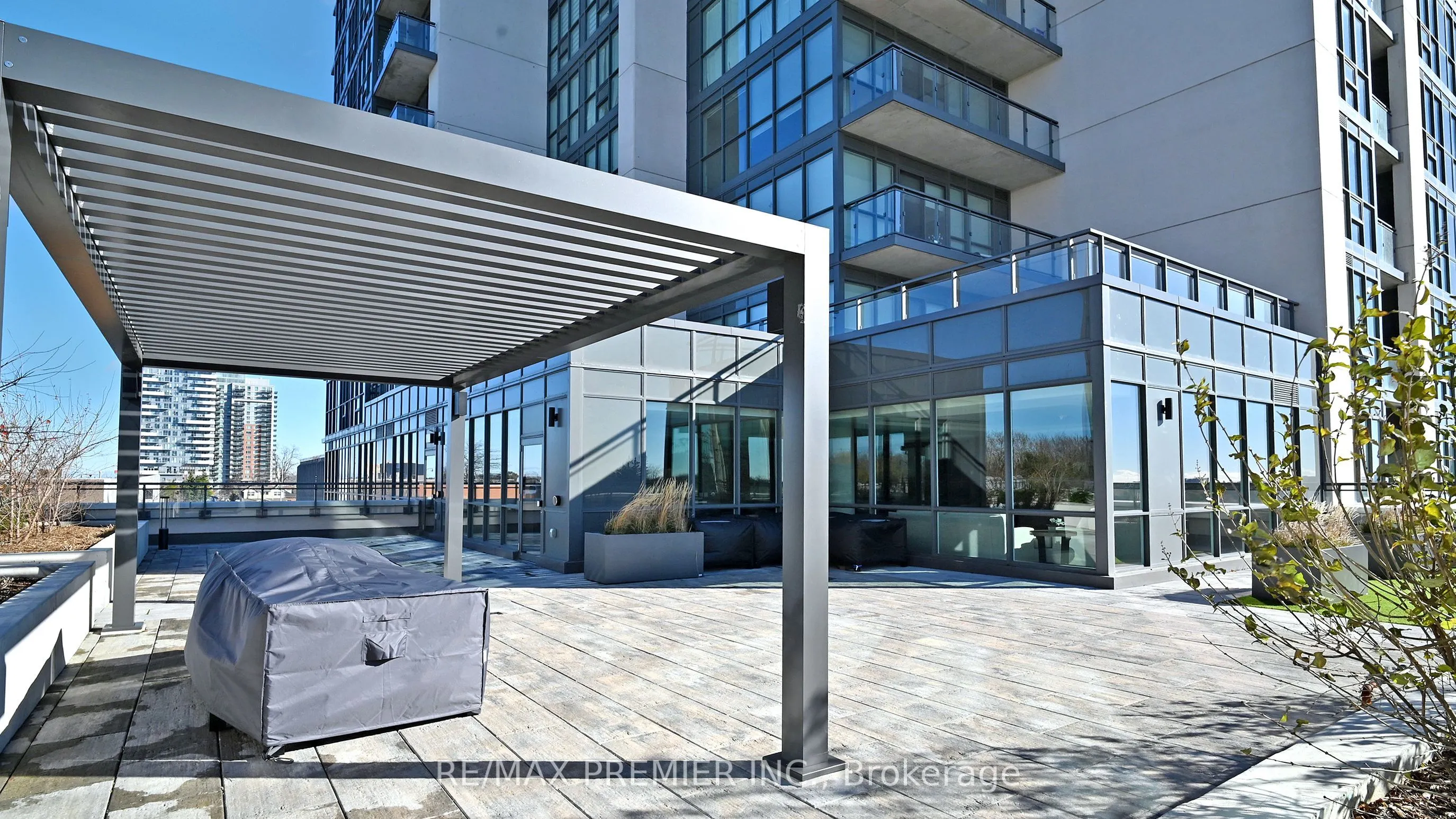 15 Lynch Street, #808