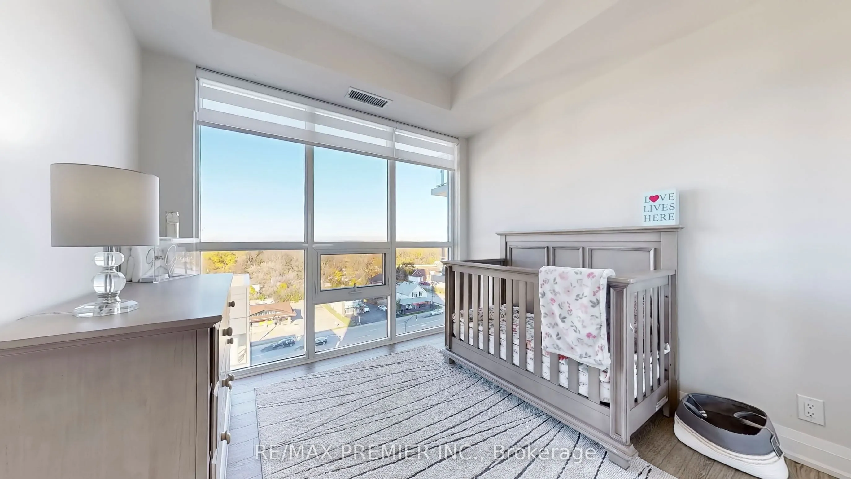 15 Lynch Street, #808