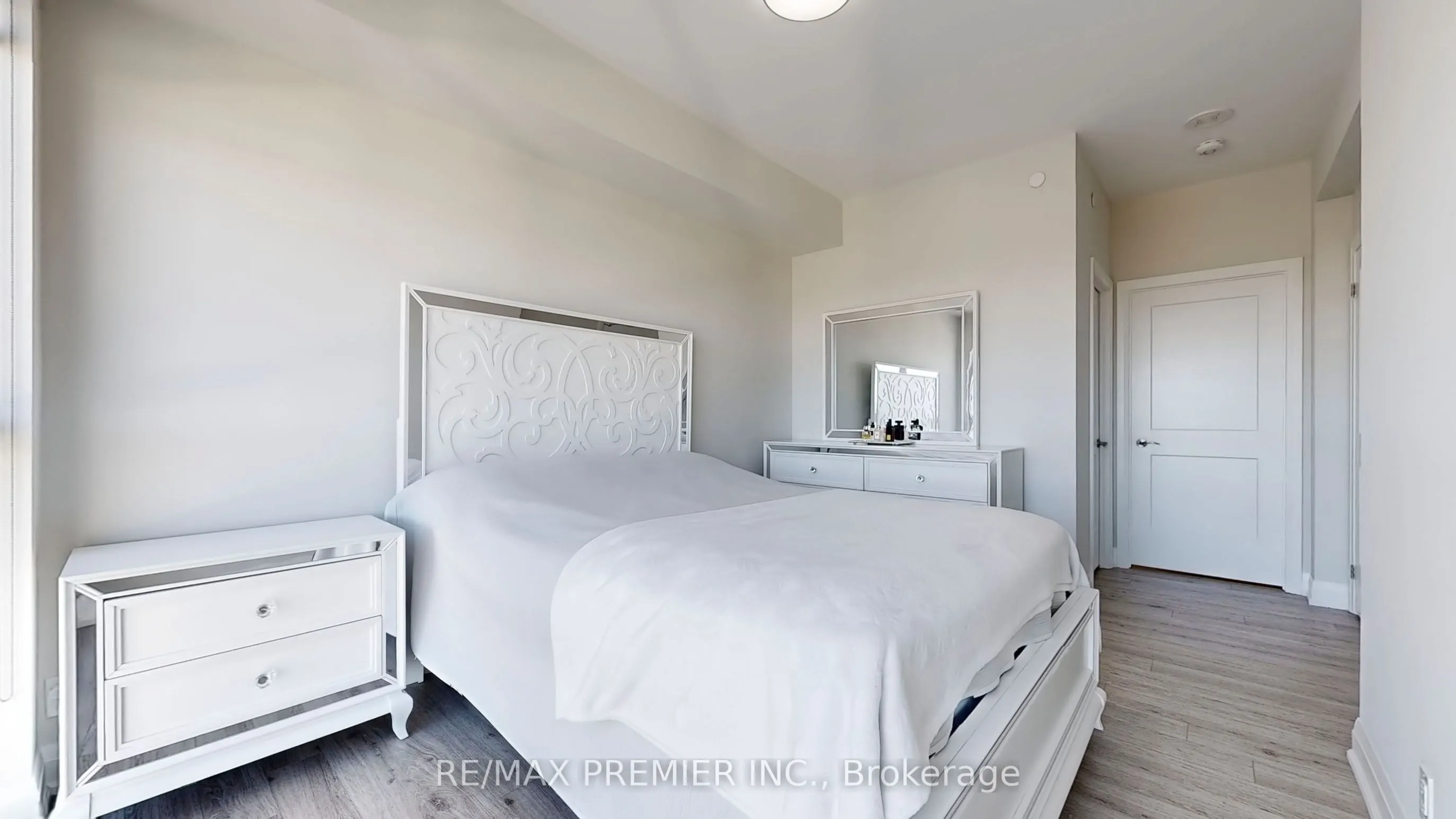 15 Lynch Street, #808