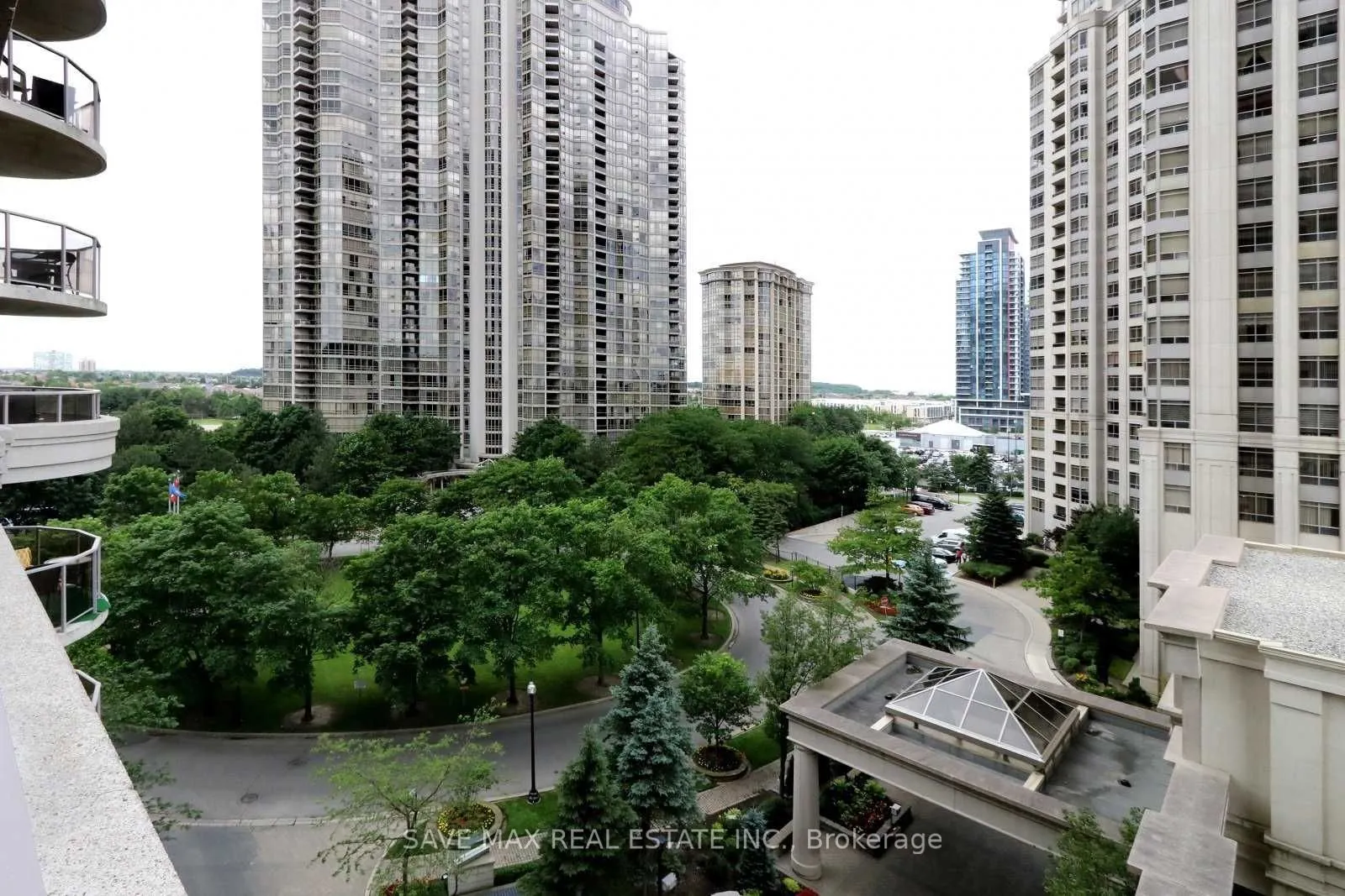 25 Kingsbridge Garden Circle, #723