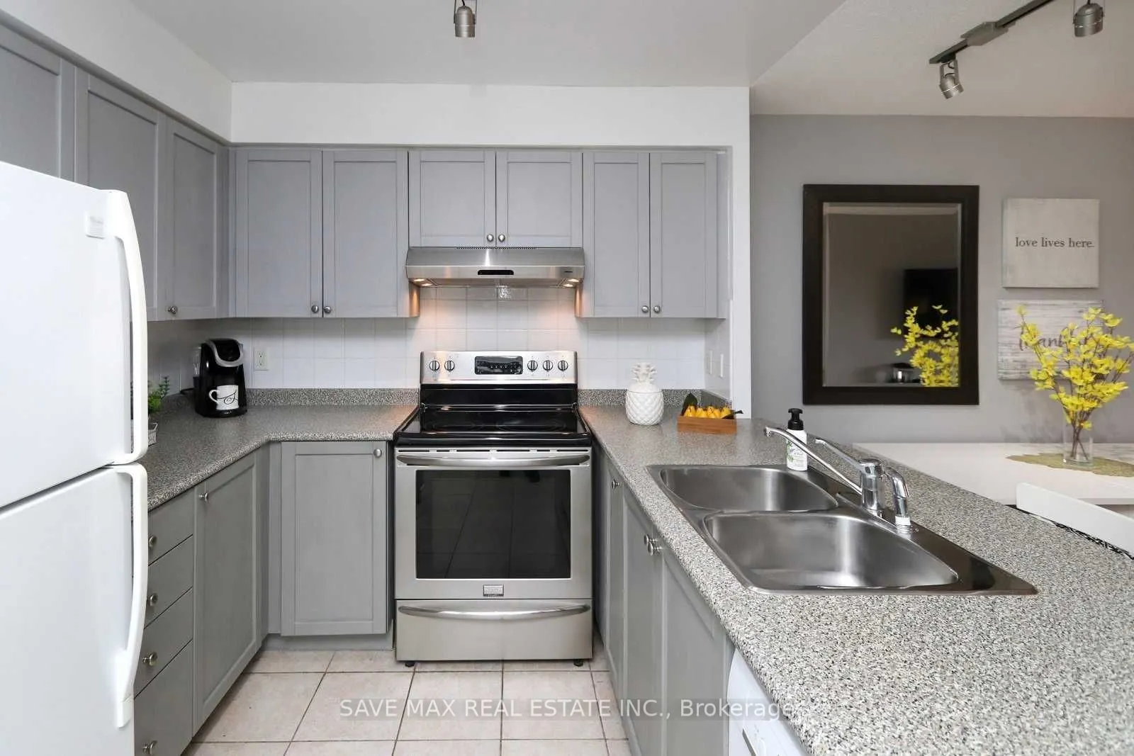 25 Kingsbridge Garden Circle, #723