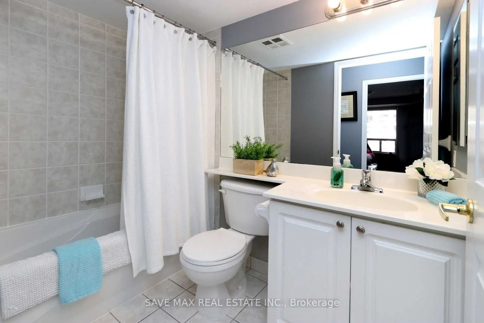 25 Kingsbridge Garden Circle, #723