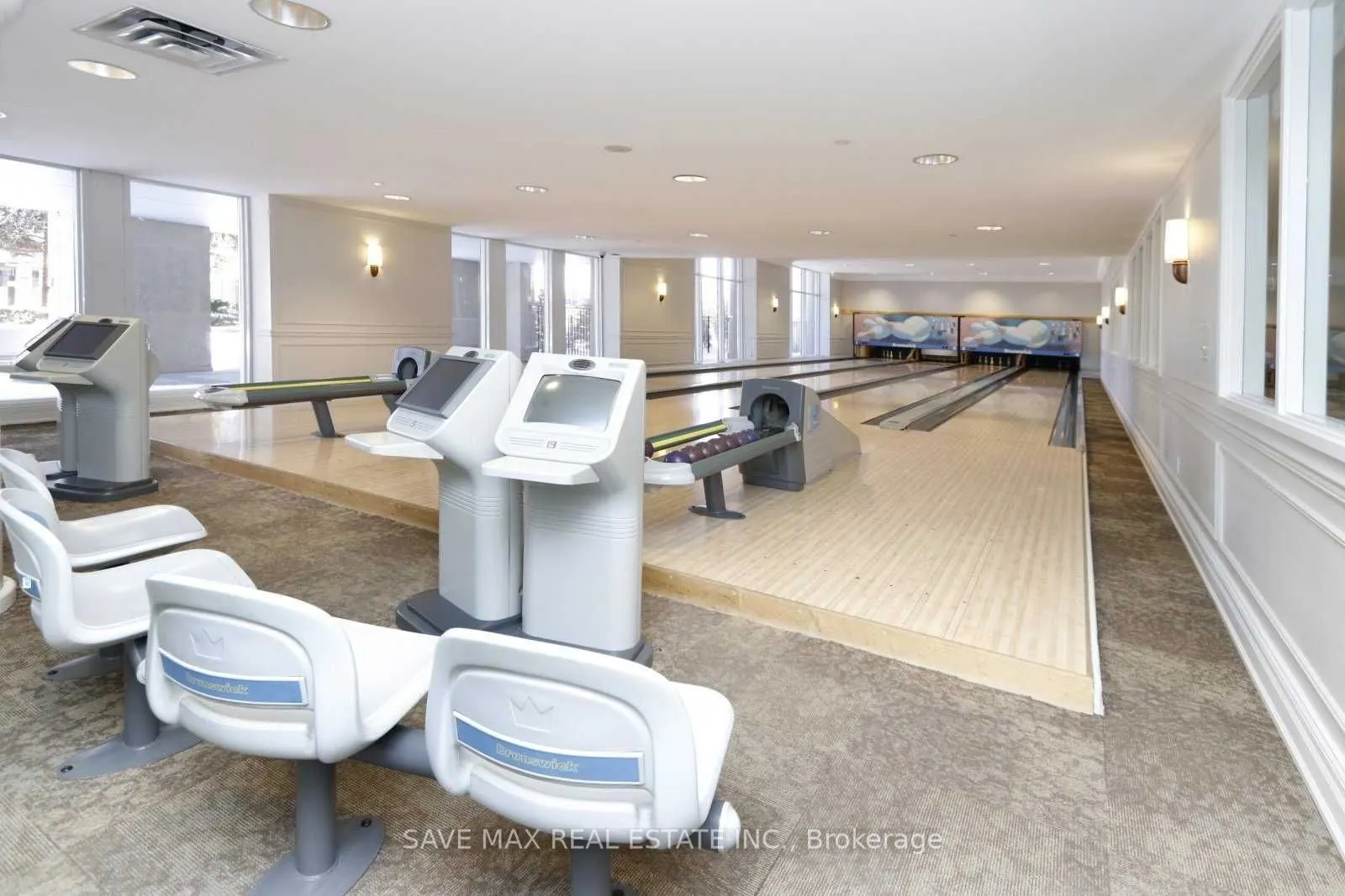 25 Kingsbridge Garden Circle, #723