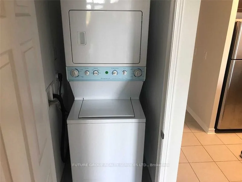 3 Michael Power Place, #Ph05