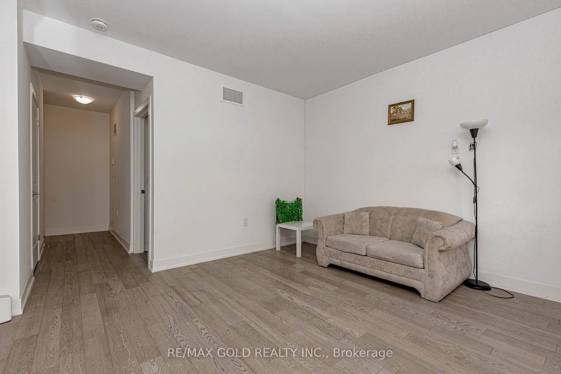 1075 Douglas Mccurdy Comm, #148