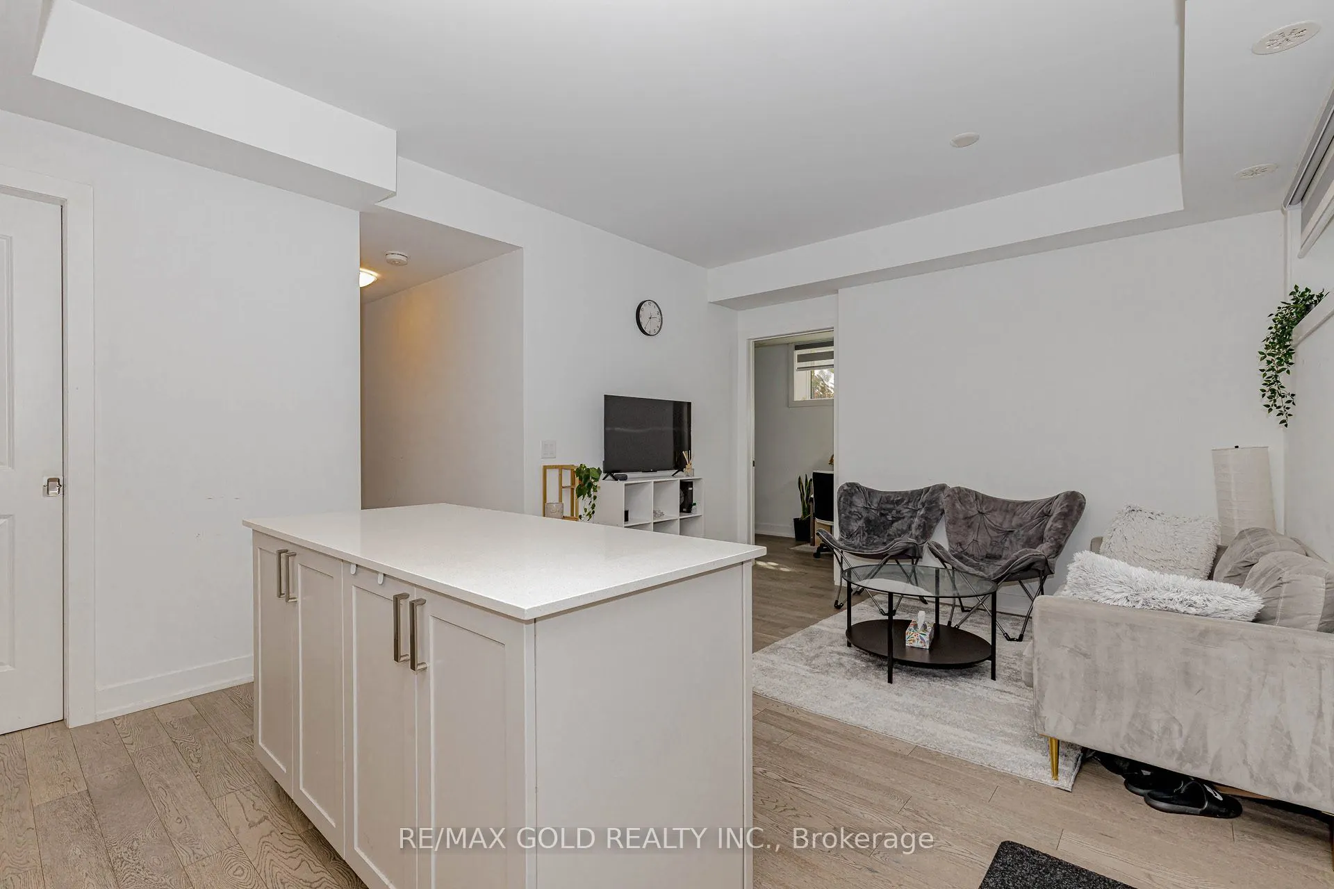 1075 Douglas Mccurdy Comm, #148