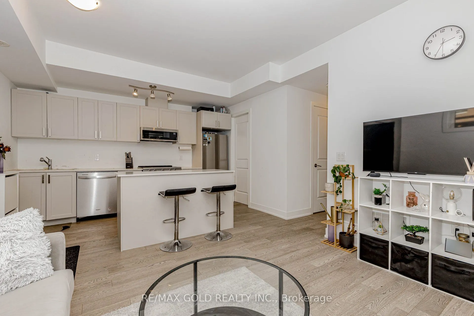 1075 Douglas Mccurdy Comm, #148