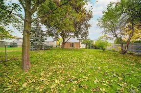 33 Groveland Crescent