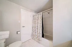 33 Groveland Crescent