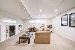 33 Groveland Crescent