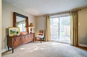 33 Groveland Crescent