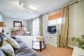 33 Groveland Crescent