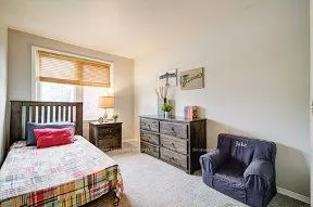 33 Groveland Crescent