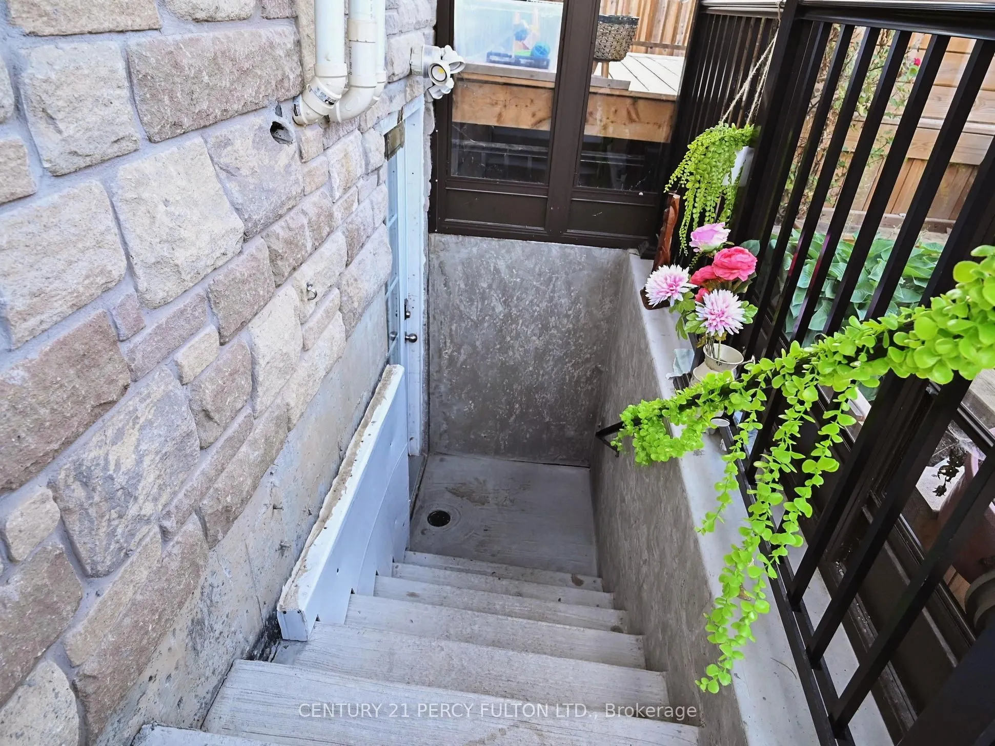 96 Humberstone Crescent