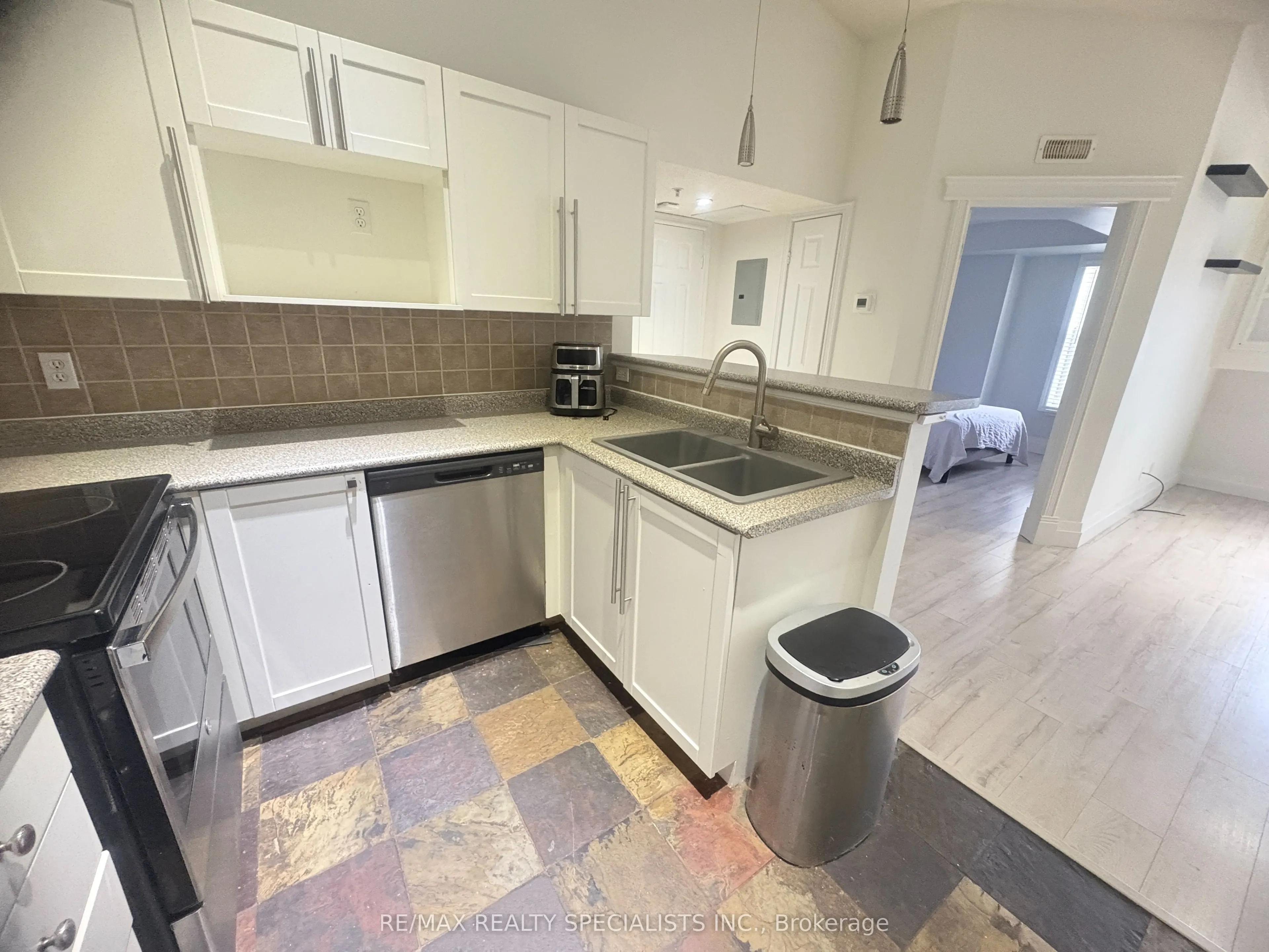 1440 Bishops Gate, #406