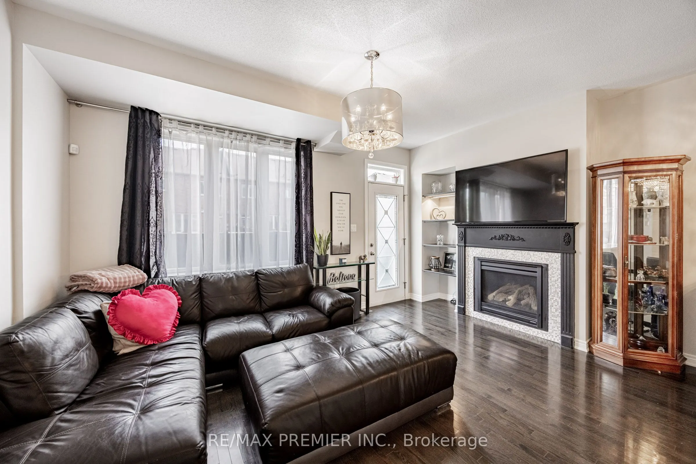 935 Transom Crescent