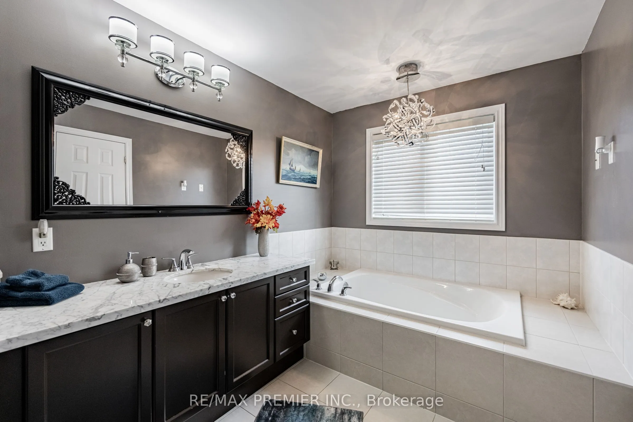 935 Transom Crescent