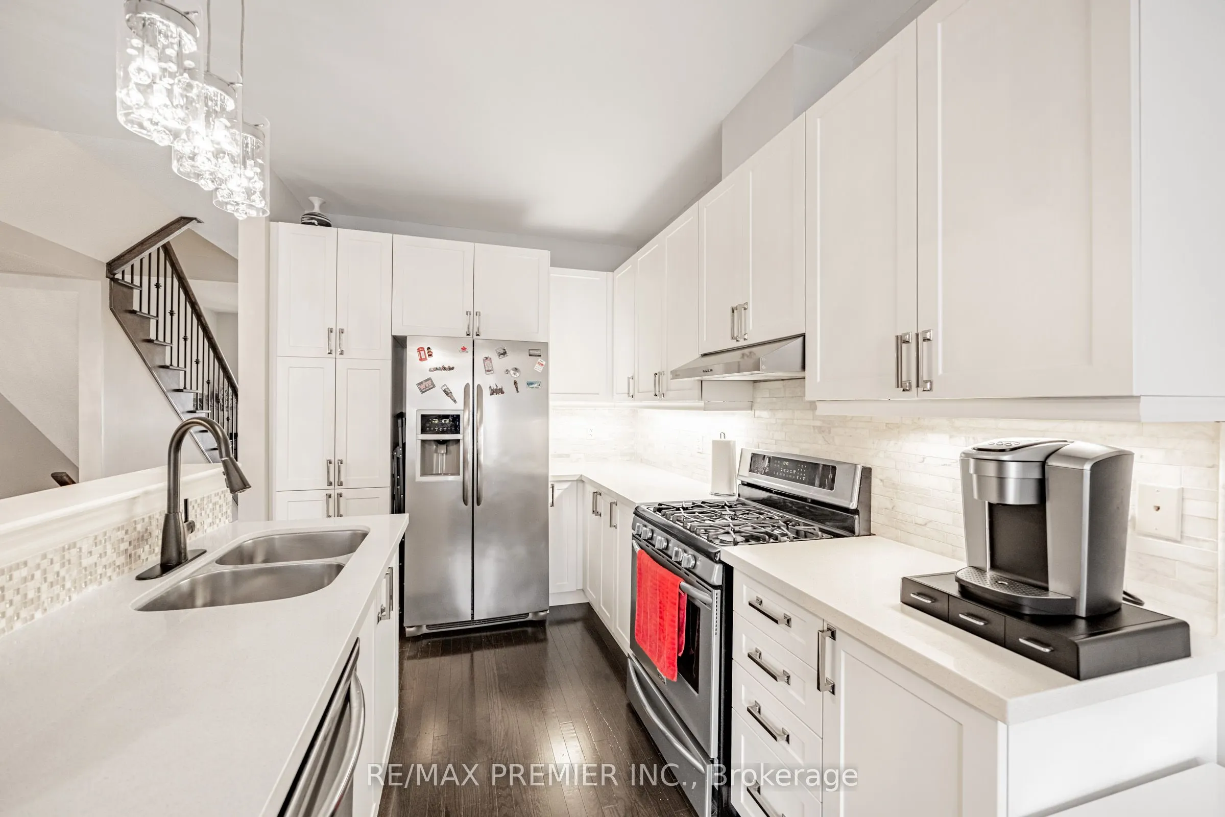 935 Transom Crescent