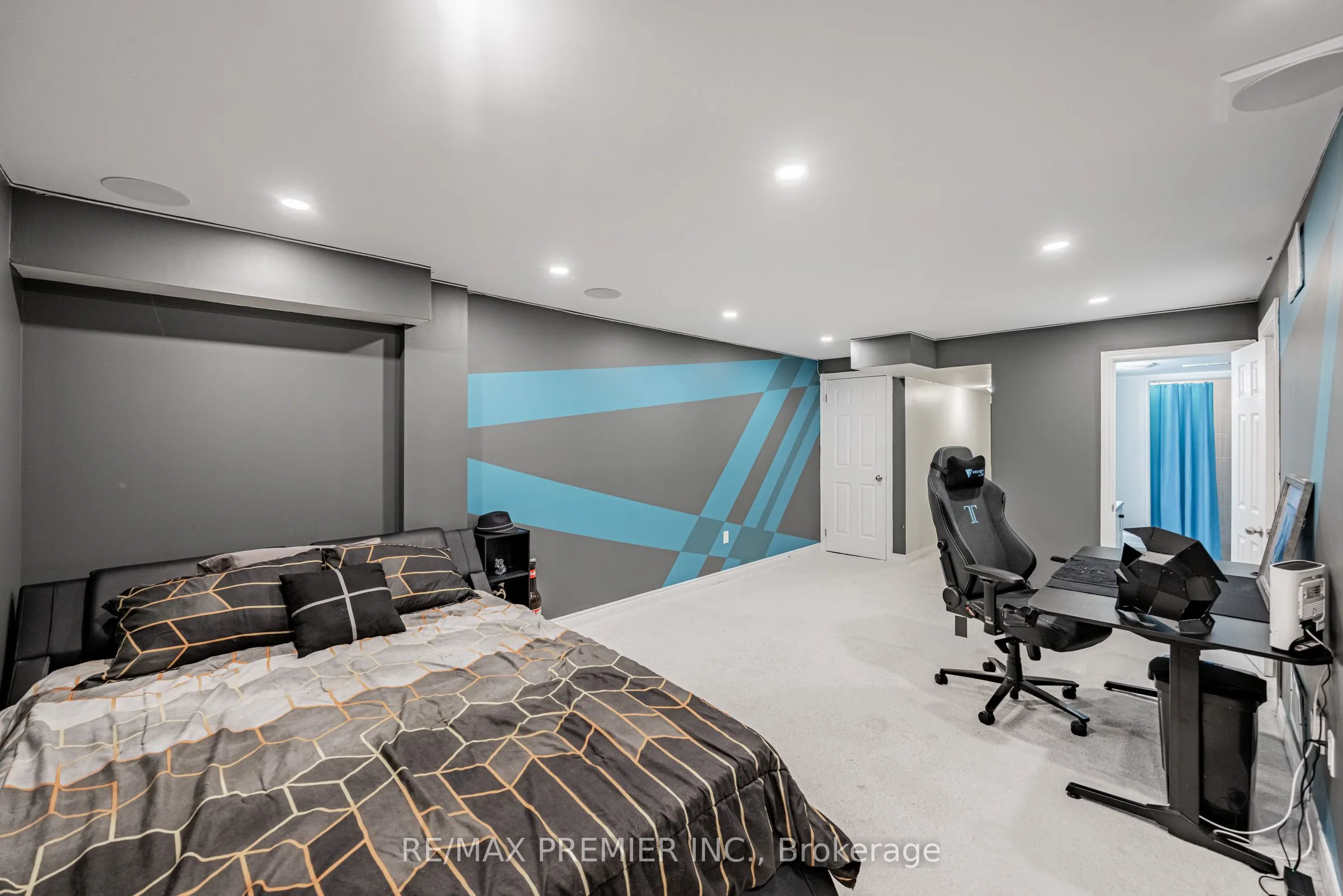 935 Transom Crescent