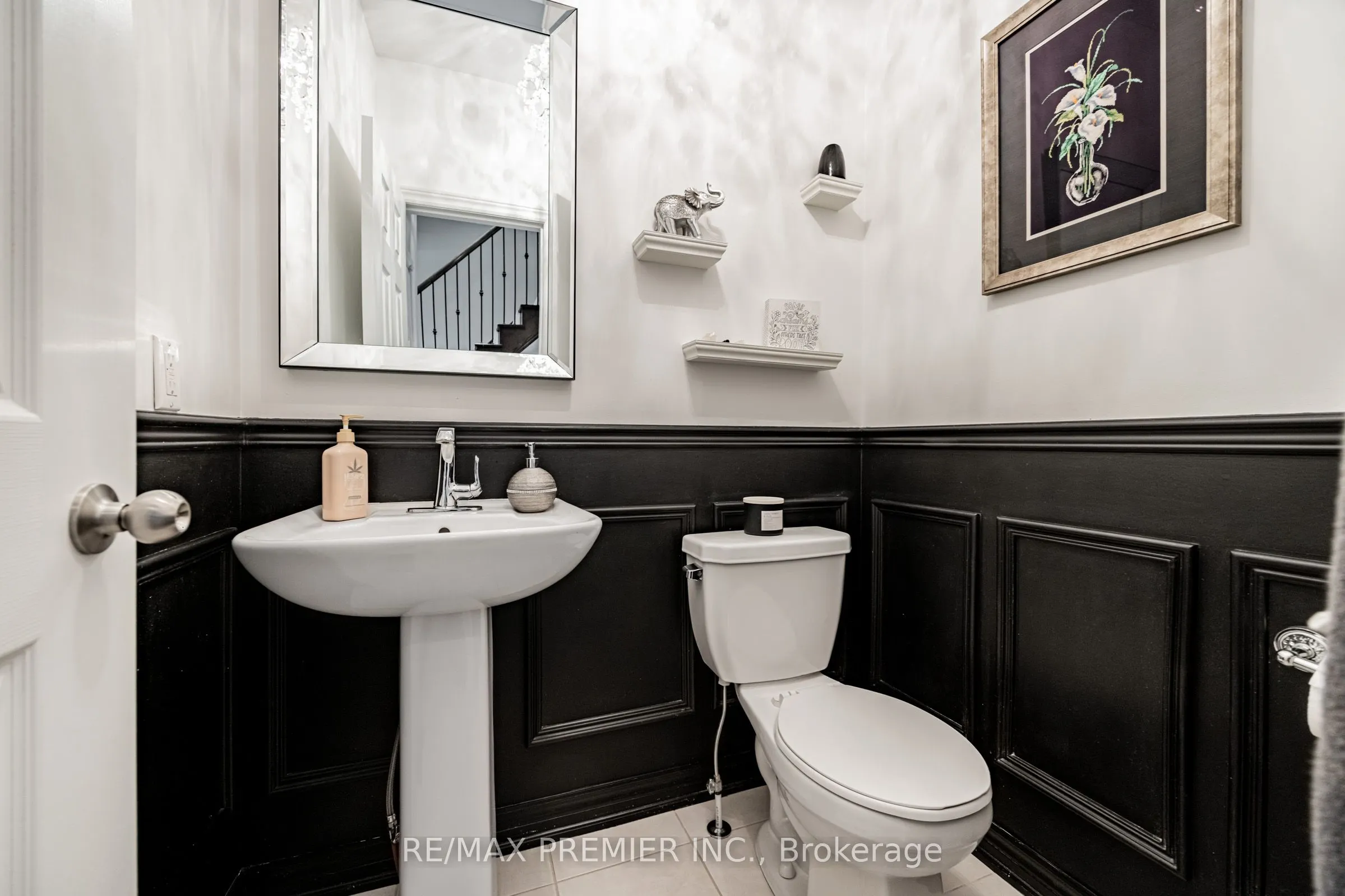 935 Transom Crescent