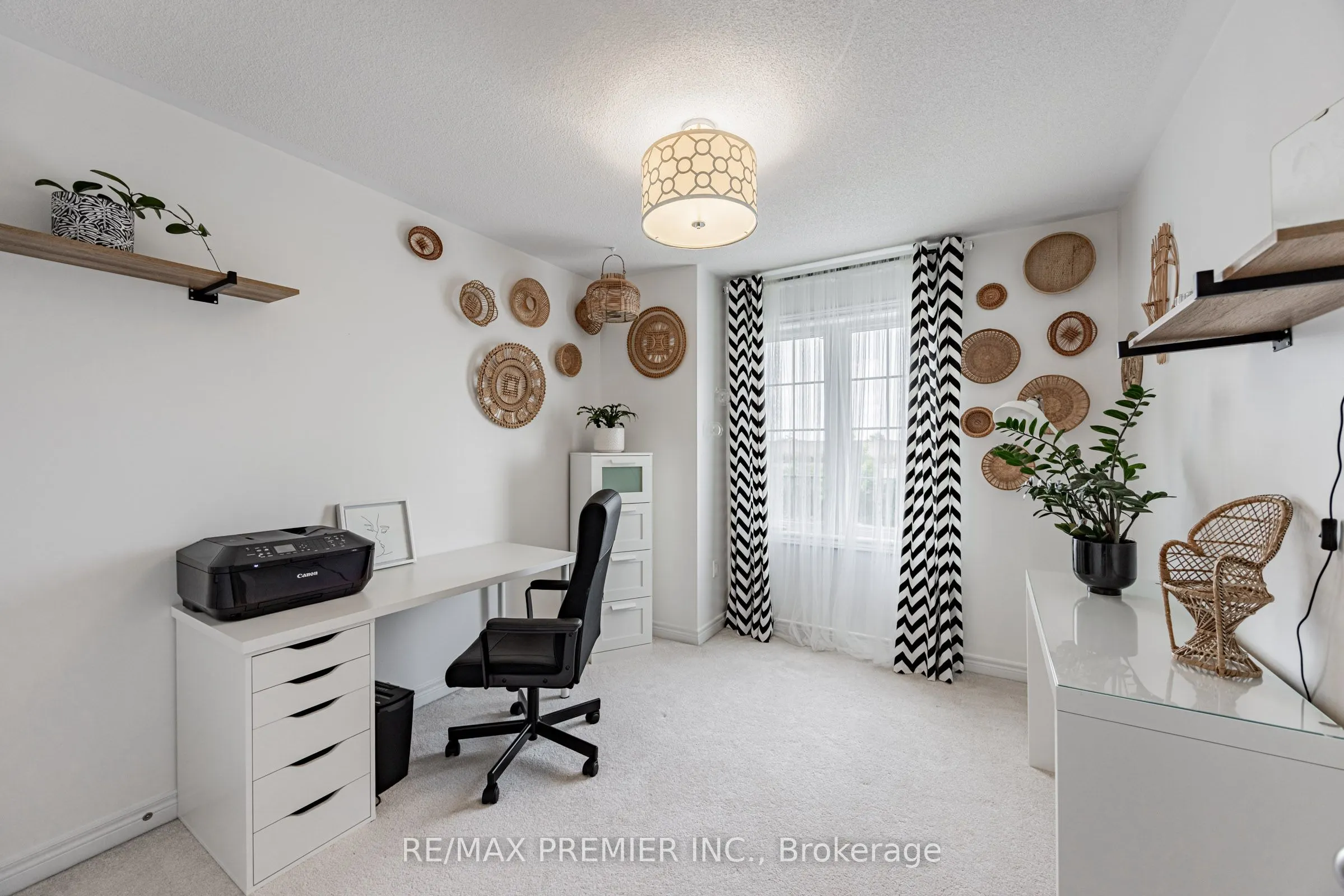 935 Transom Crescent