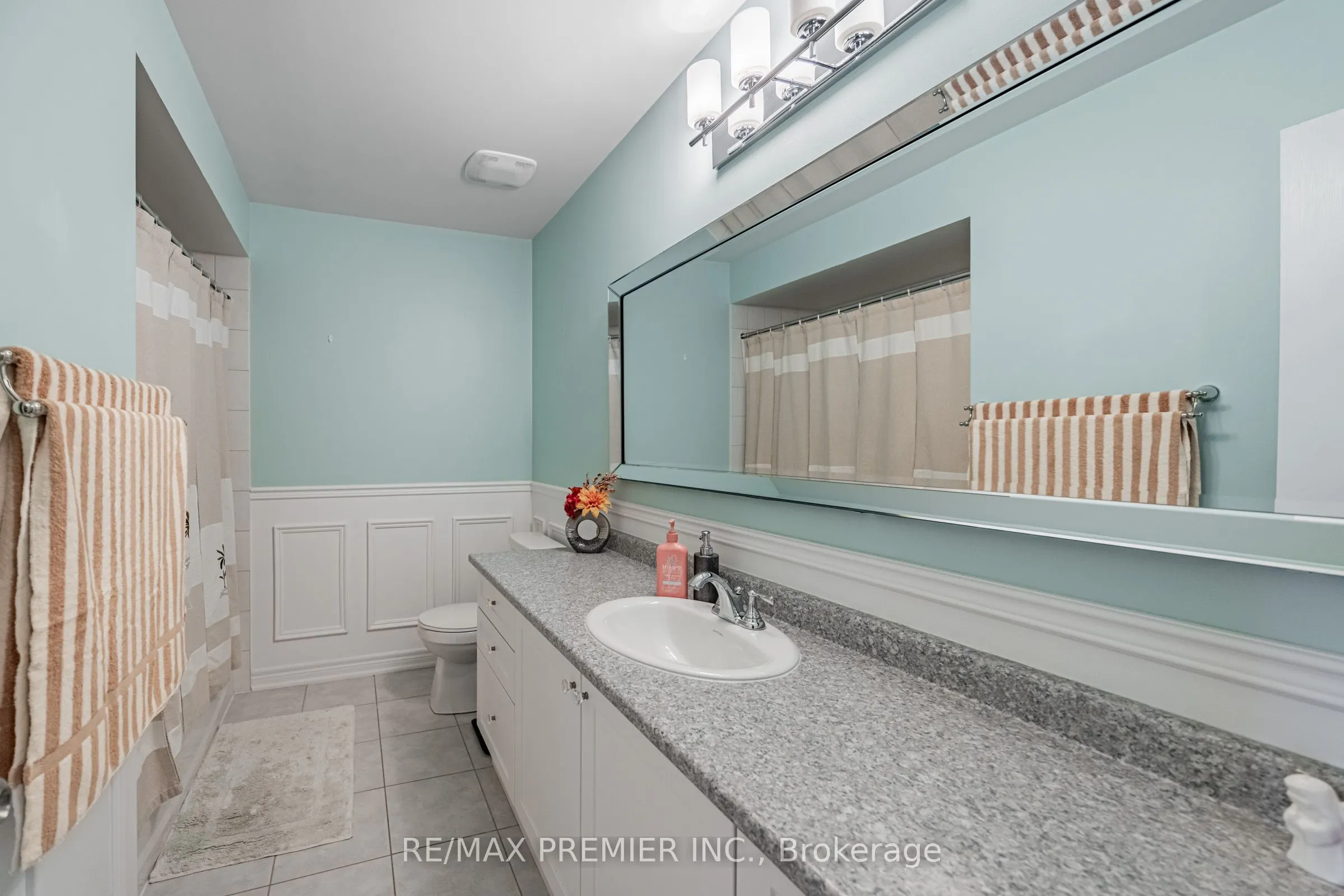 935 Transom Crescent