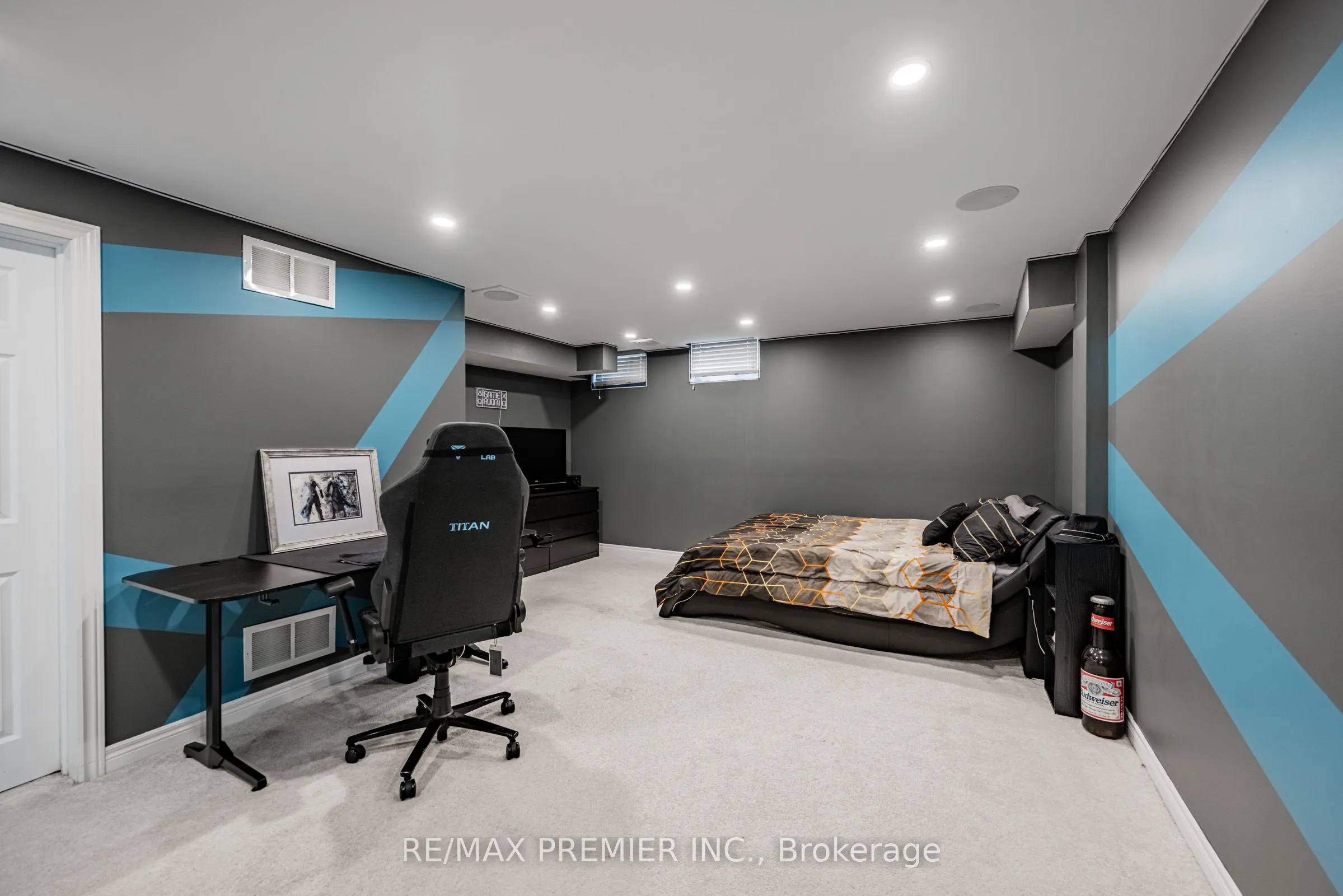 935 Transom Crescent