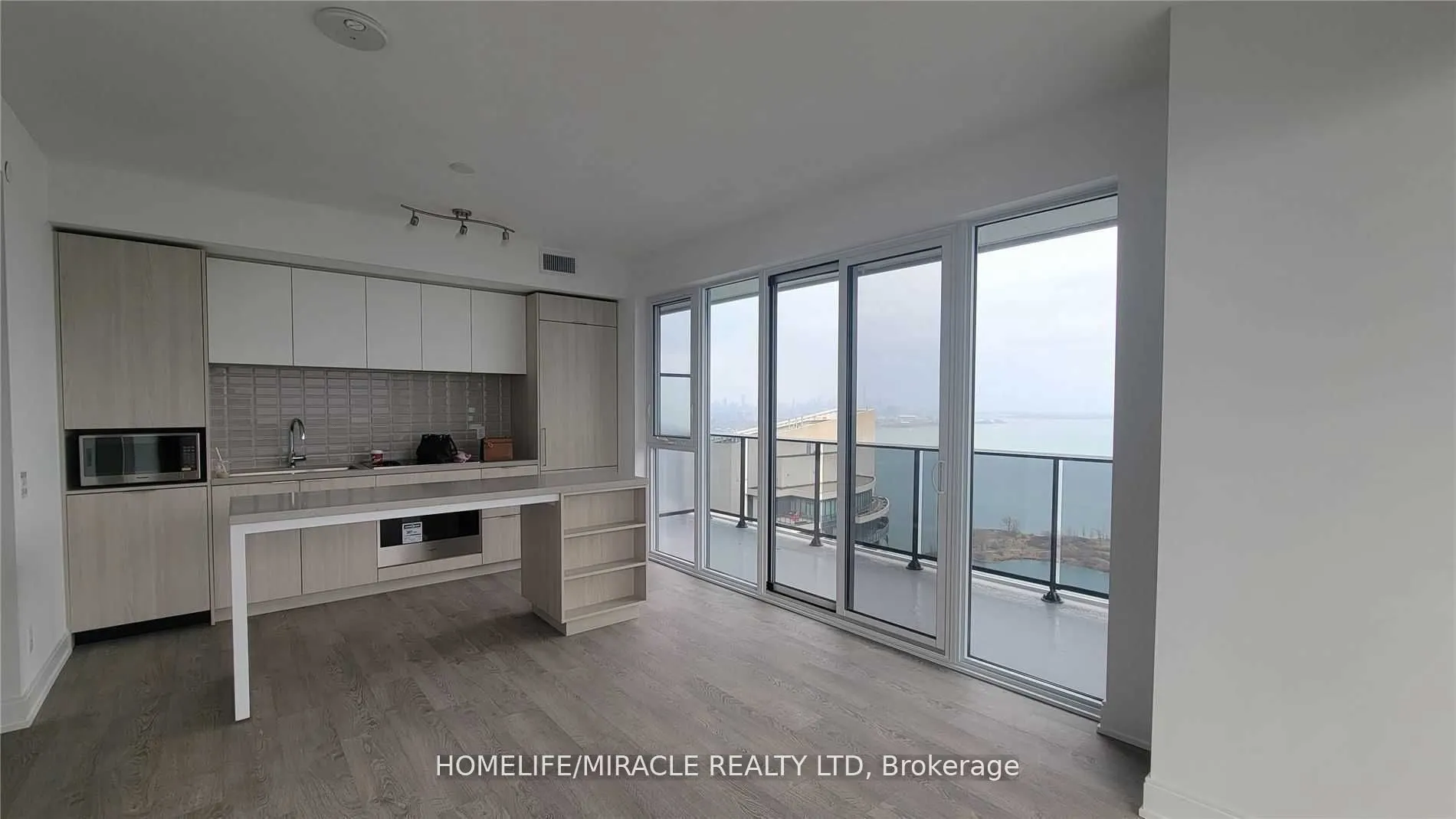 70 Annie Craig Drive, #4406