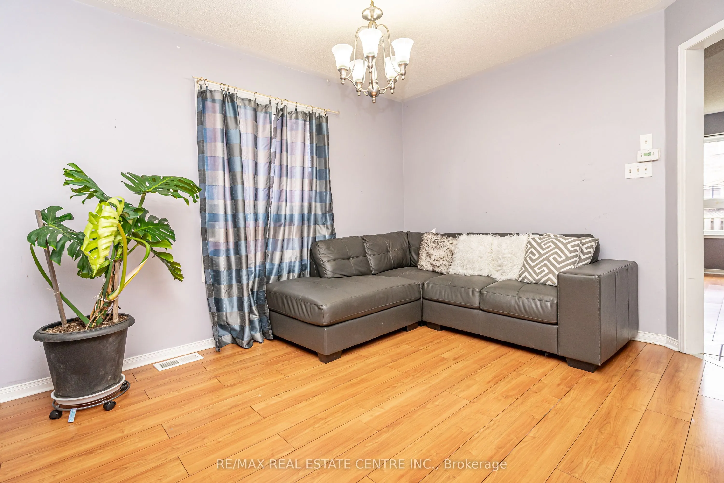 43 Trumpet Valley Boulevard