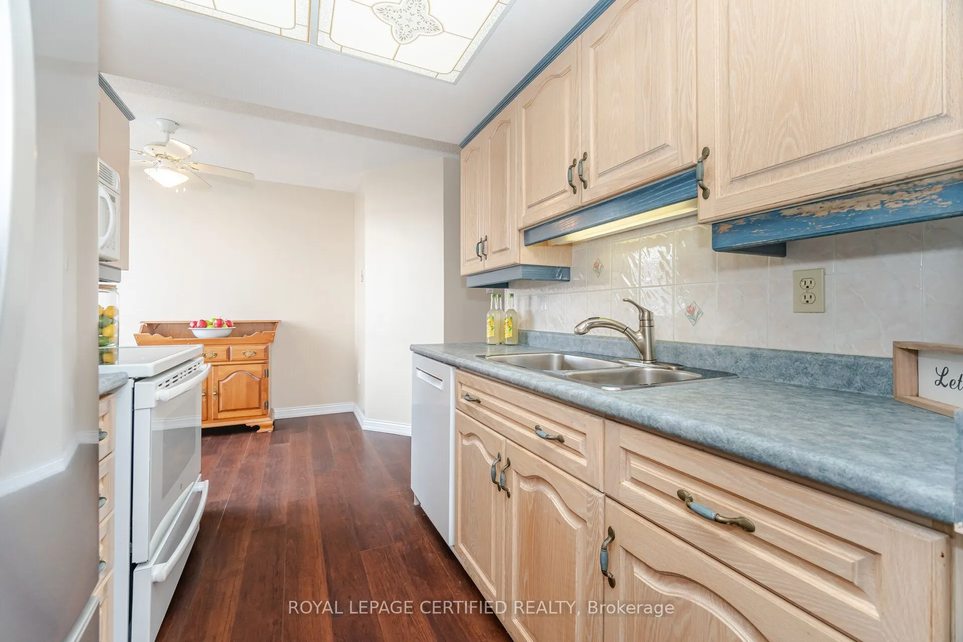 20 Cherrytree Drive, #603