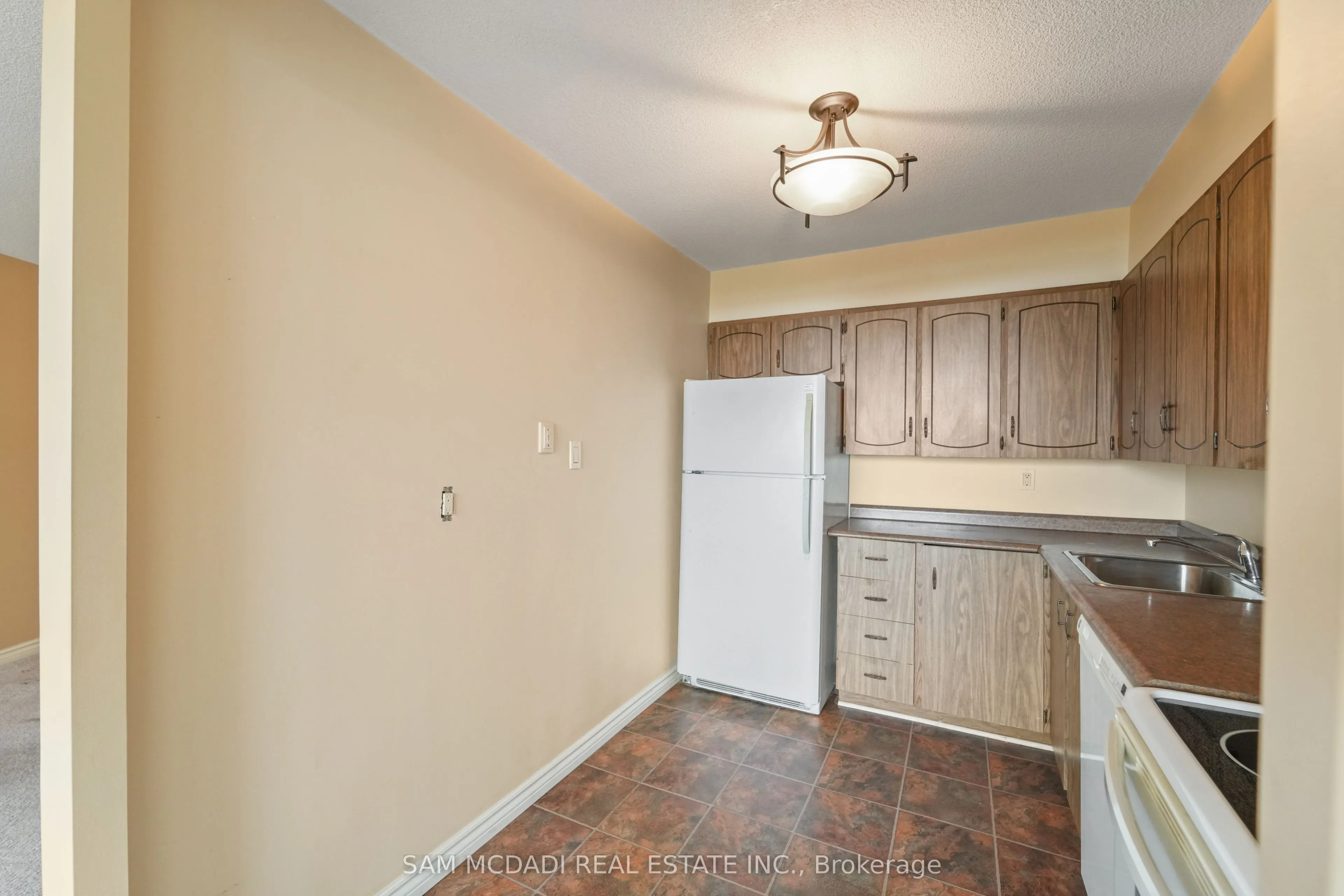 2665 Windwood Drive, #1102