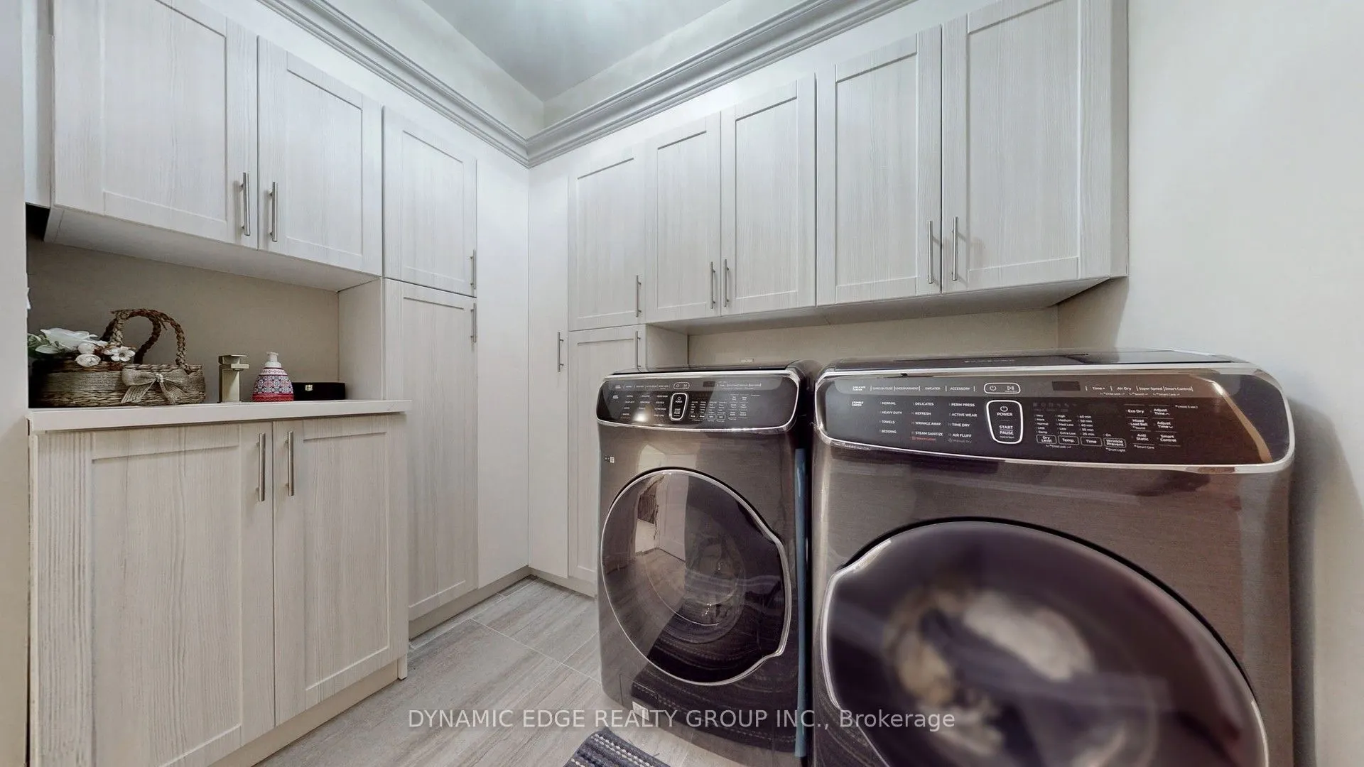 5351 Forest Ridge Drive E