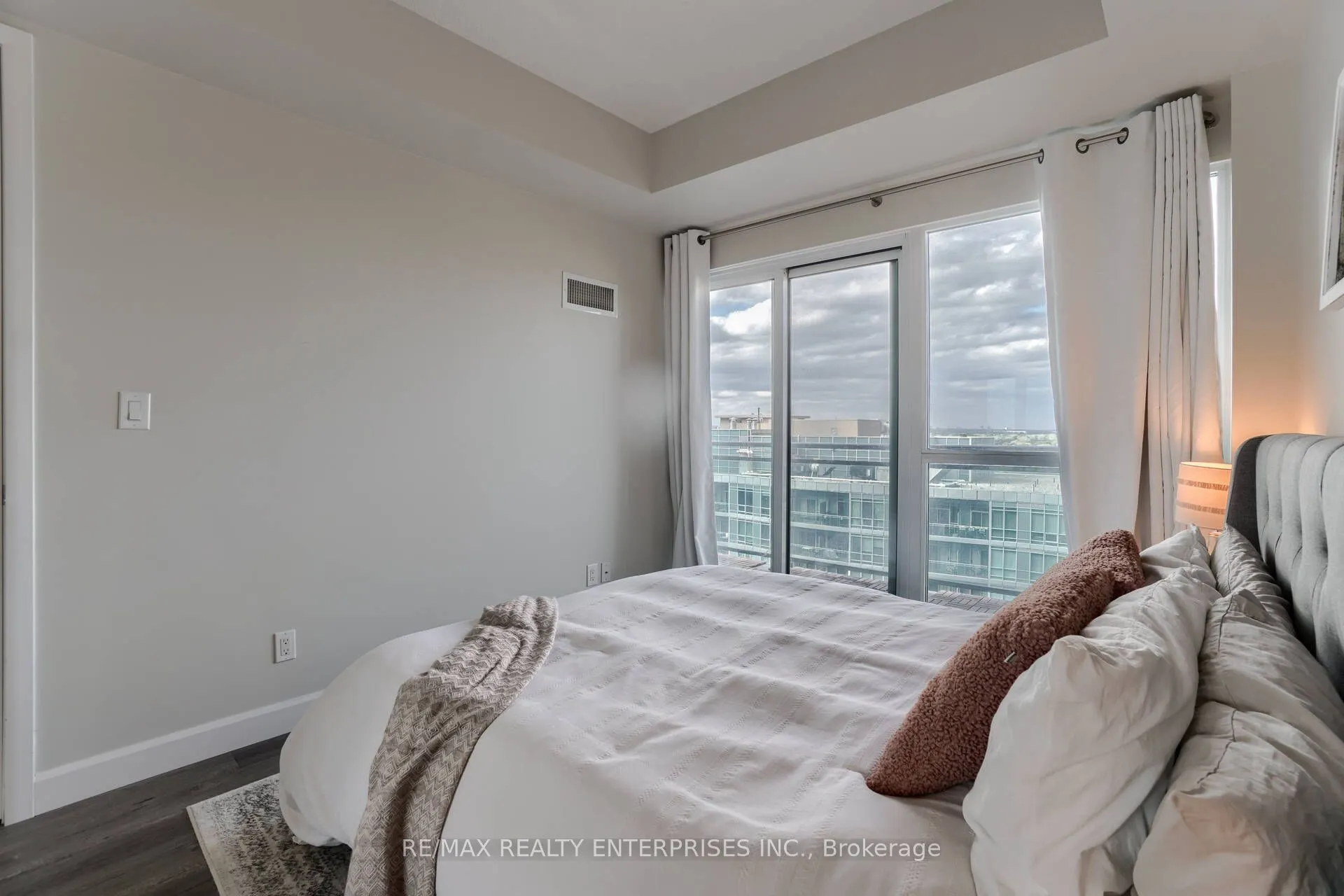 165 Legion Road N, #2333