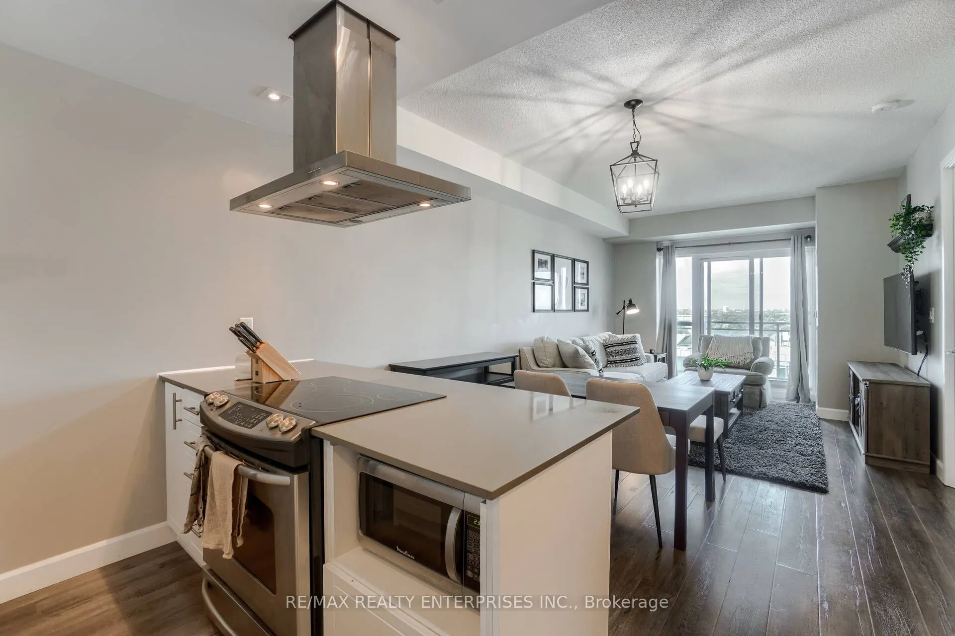 165 Legion Road N, #2333