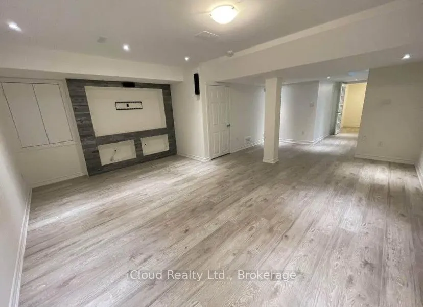 651 Farmstead Drive, #17