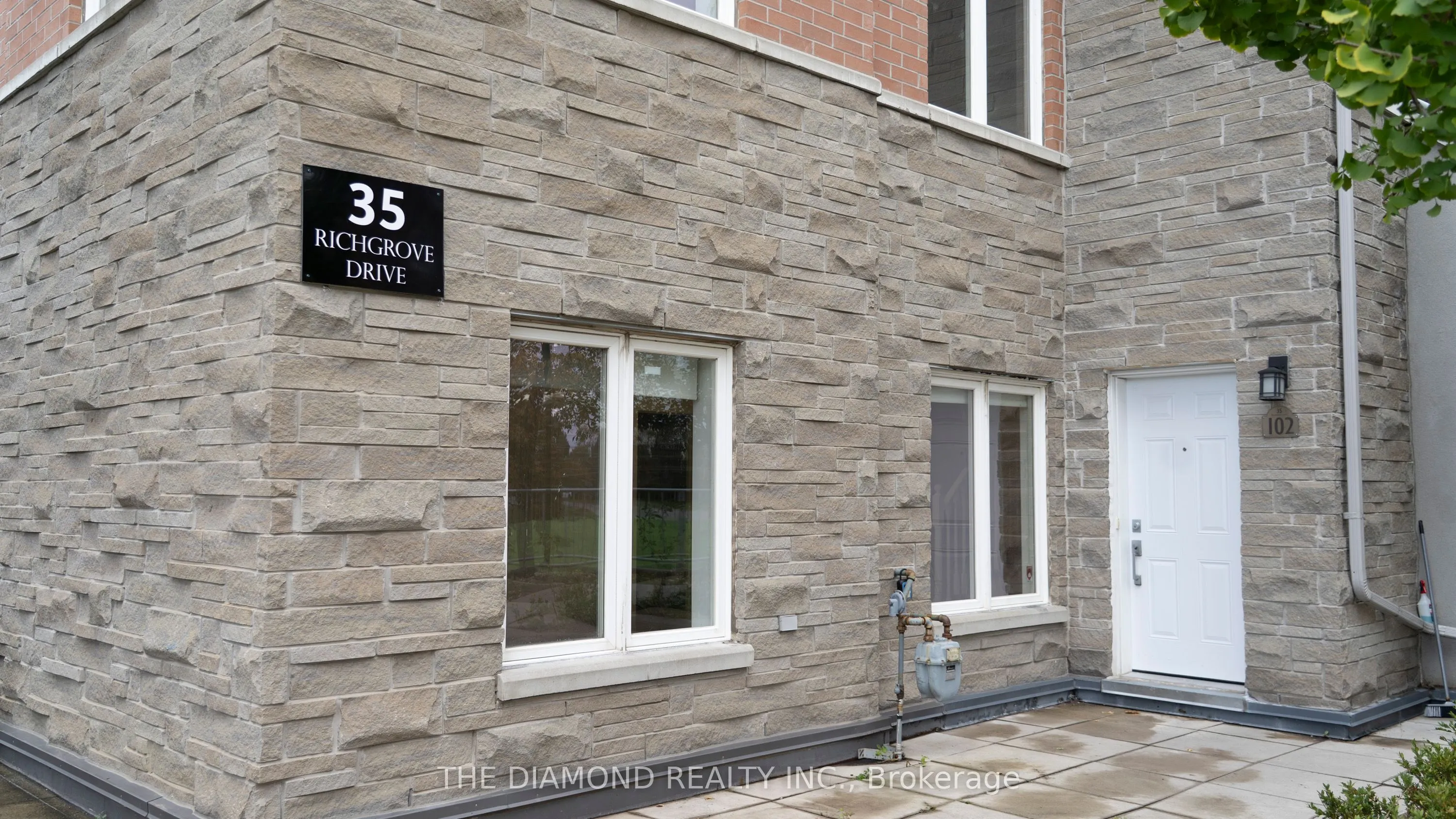 35 Richgrove Drive, #102