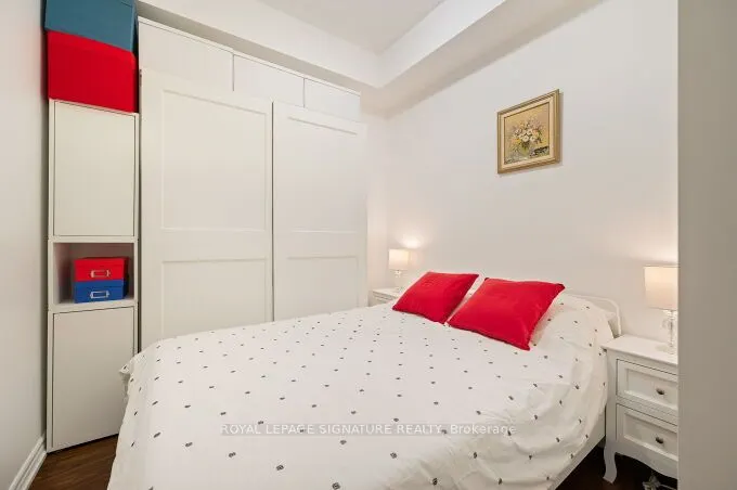 810 Scollard Court, #1003