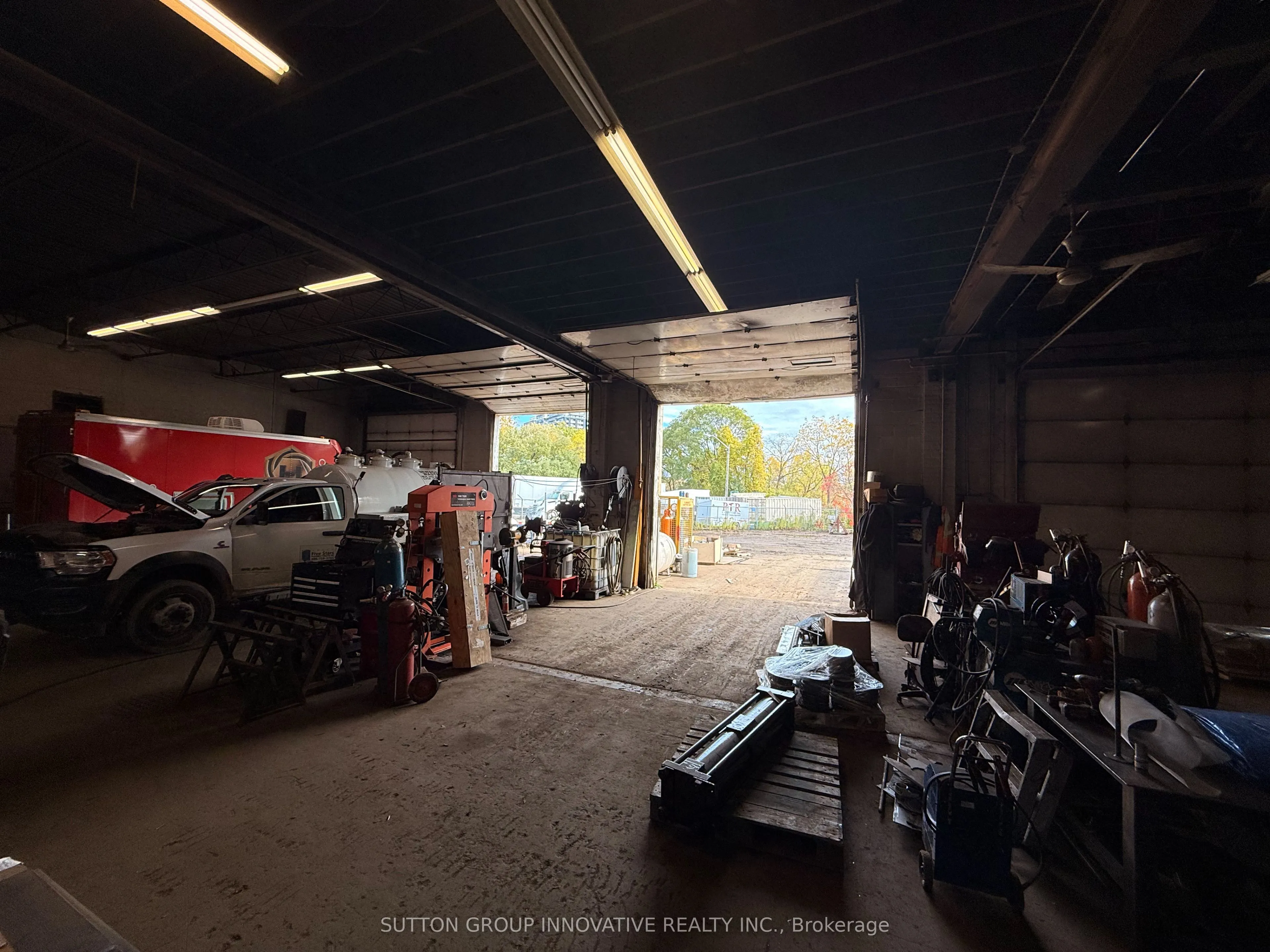 2070 Queensway Drive