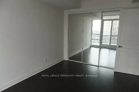 2240 Lake Shore Boulevard W, #401