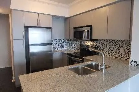 2240 Lake Shore Boulevard W, #401