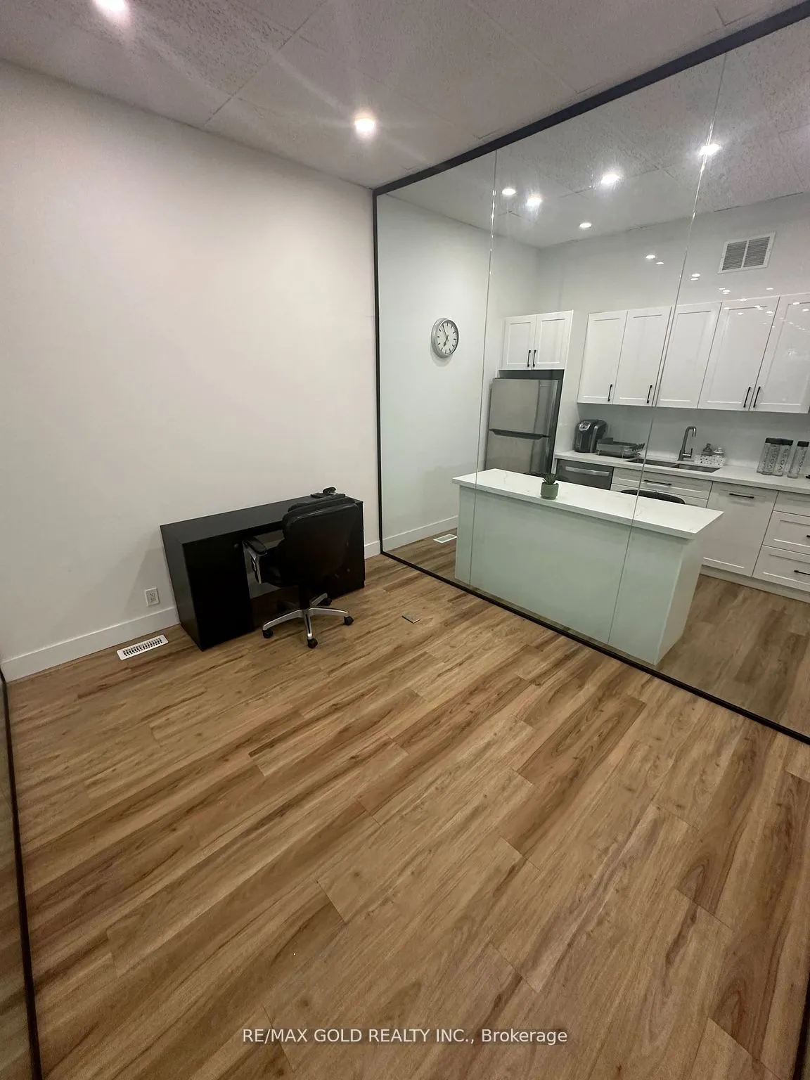 136 Guelph Street, #2