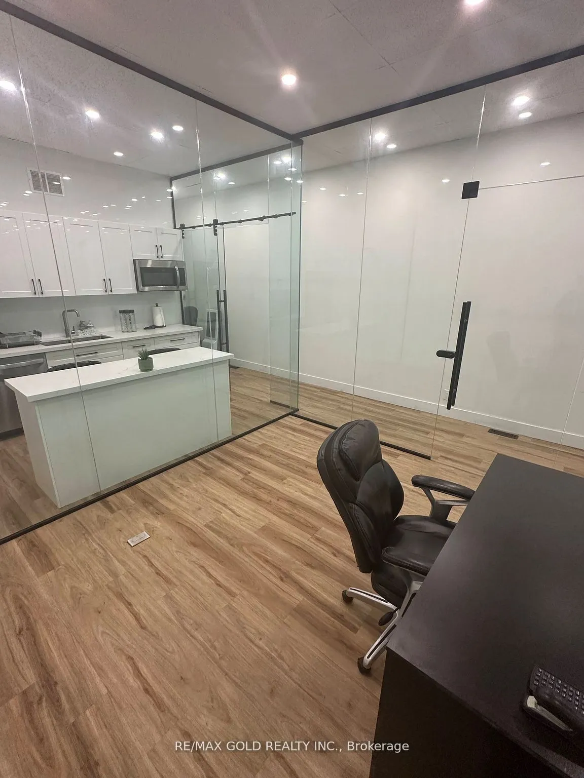 136 Guelph Street, #2