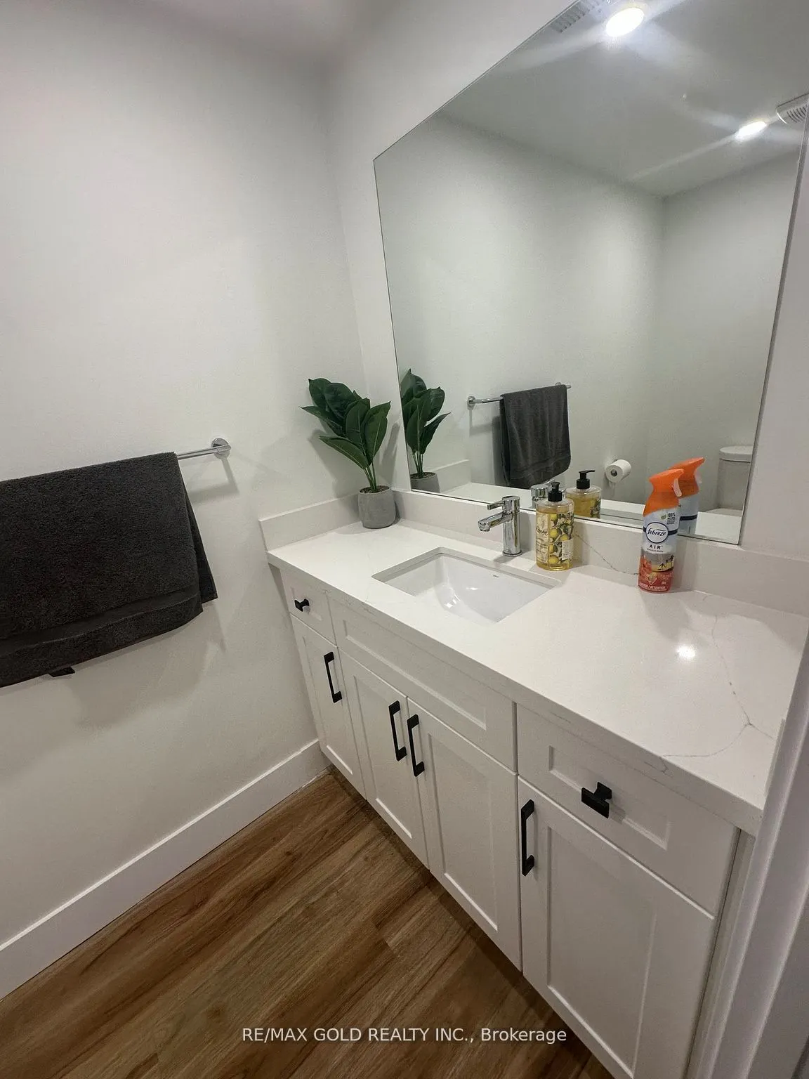 136 Guelph Street, #2