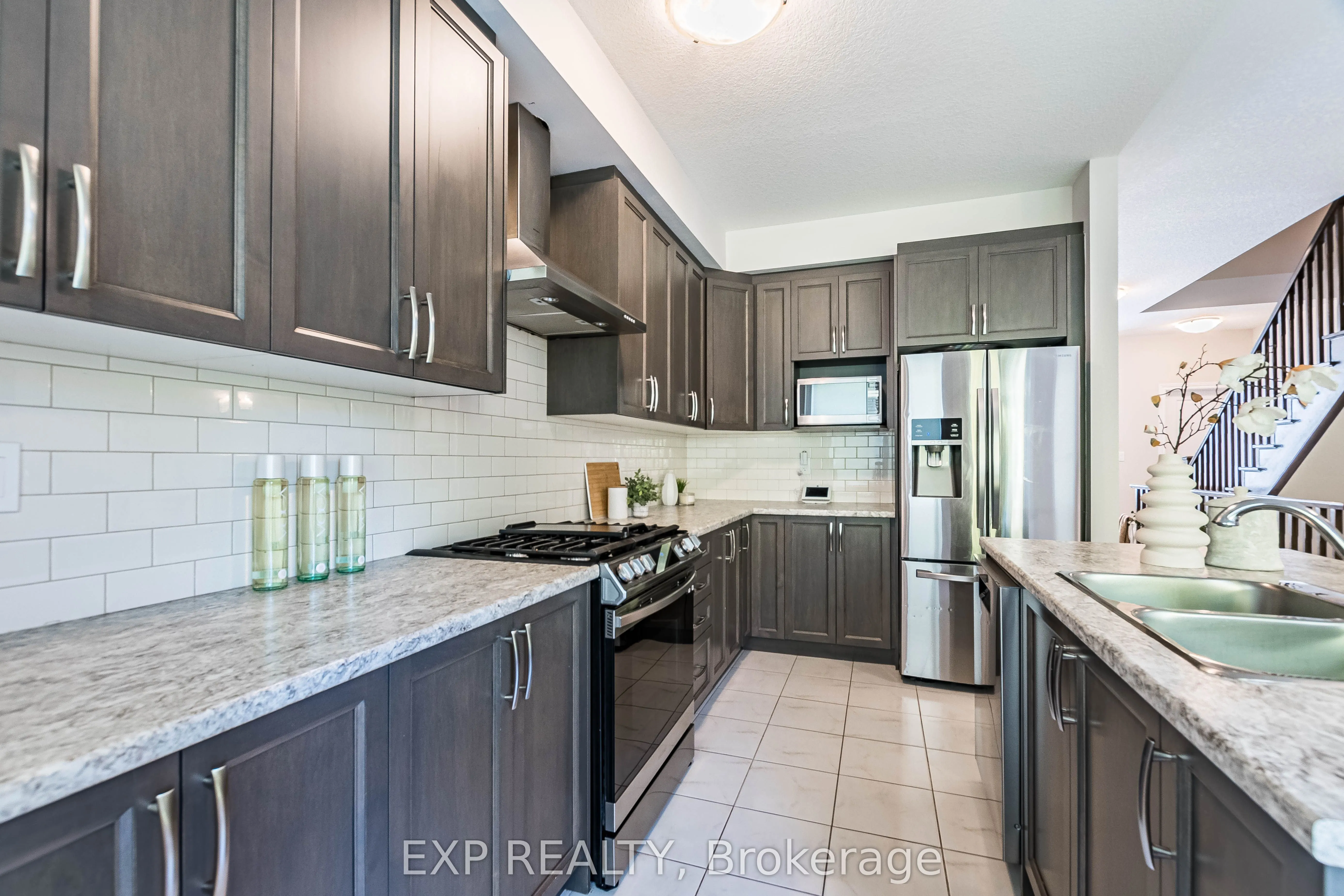 445 Ontario Street S, #7