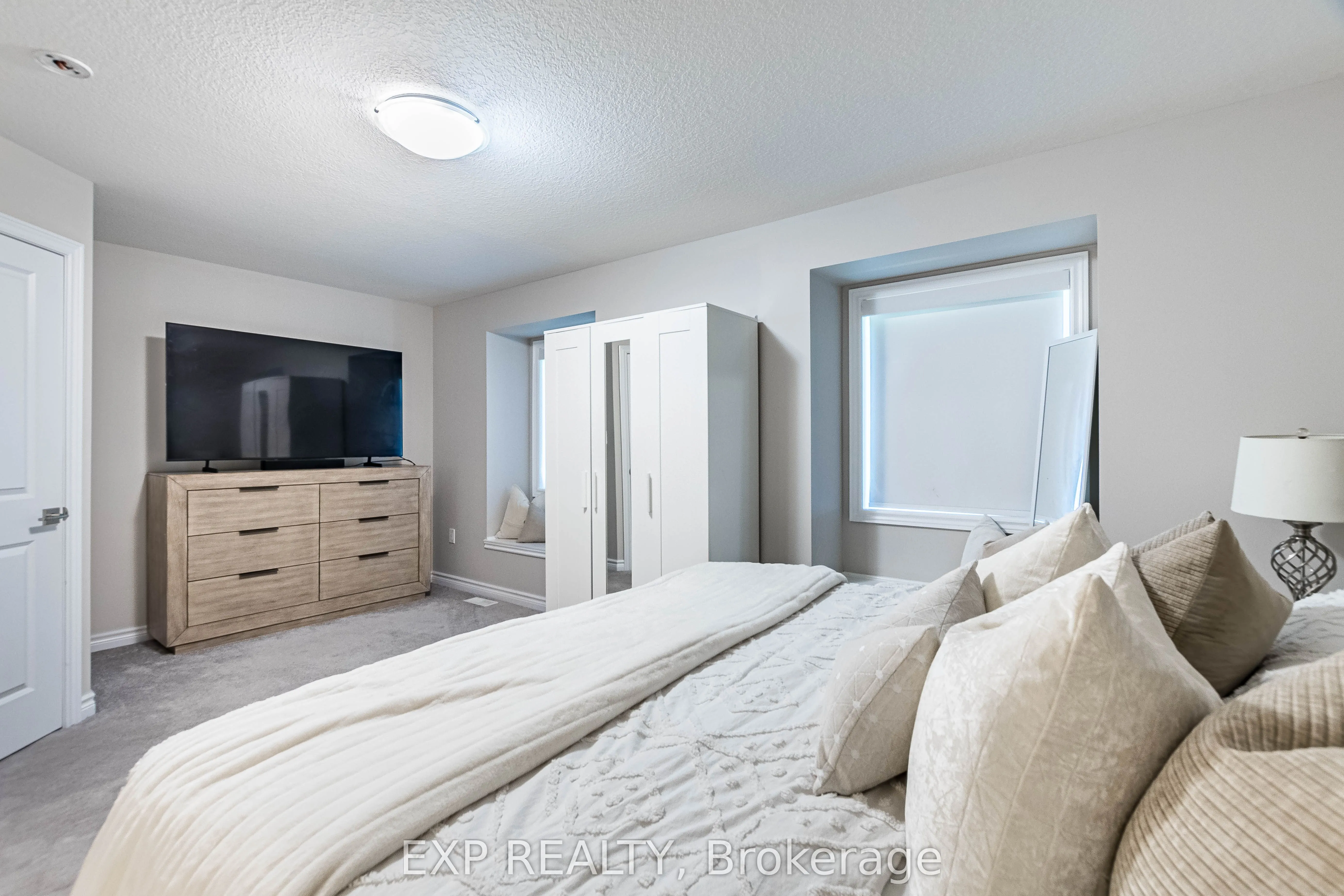 445 Ontario Street S, #7