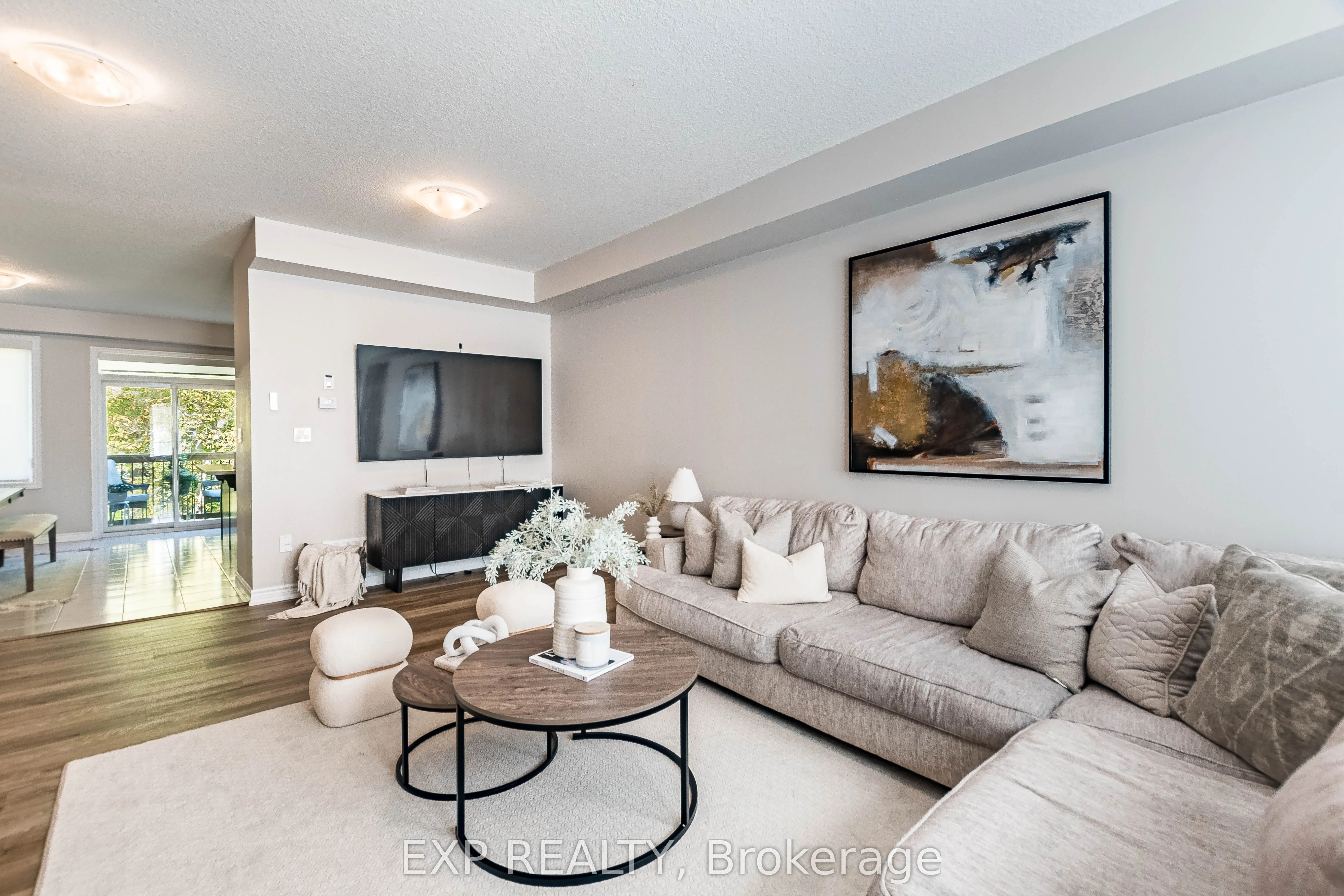 445 Ontario Street S, #7