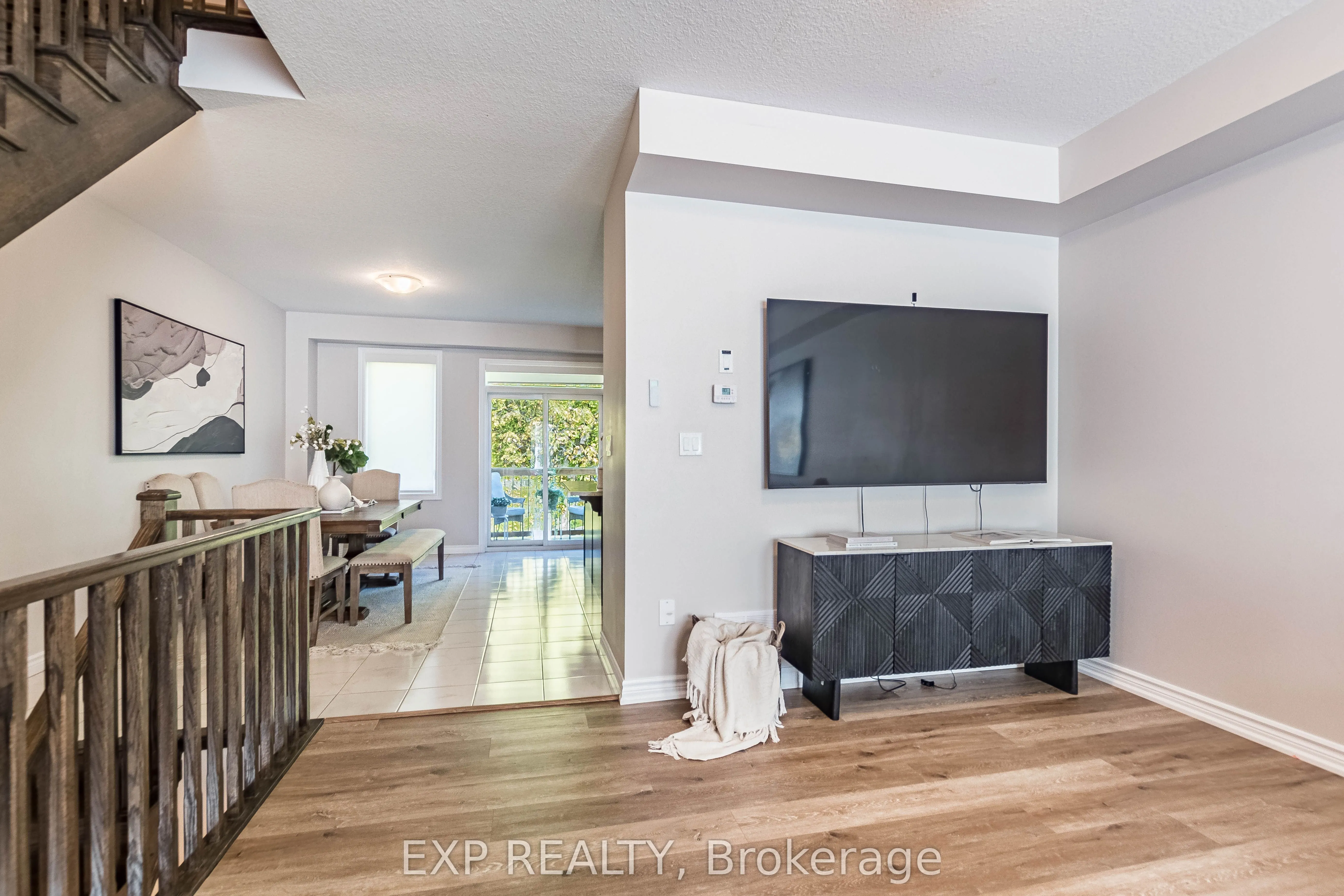 445 Ontario Street S, #7